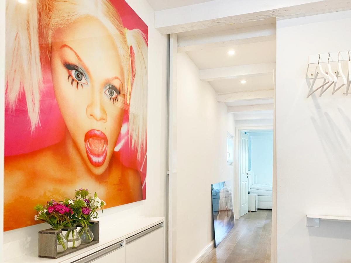 Apartment White *